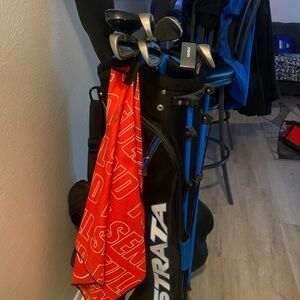 Strata Golf Club Set with Red Towel